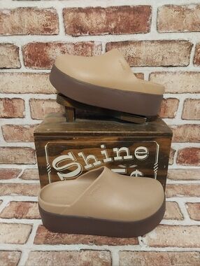 Pre-owned 2024 Crocs Dylan Platform Clogs